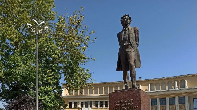 В Ташкенте отметили день рождения Пушкина